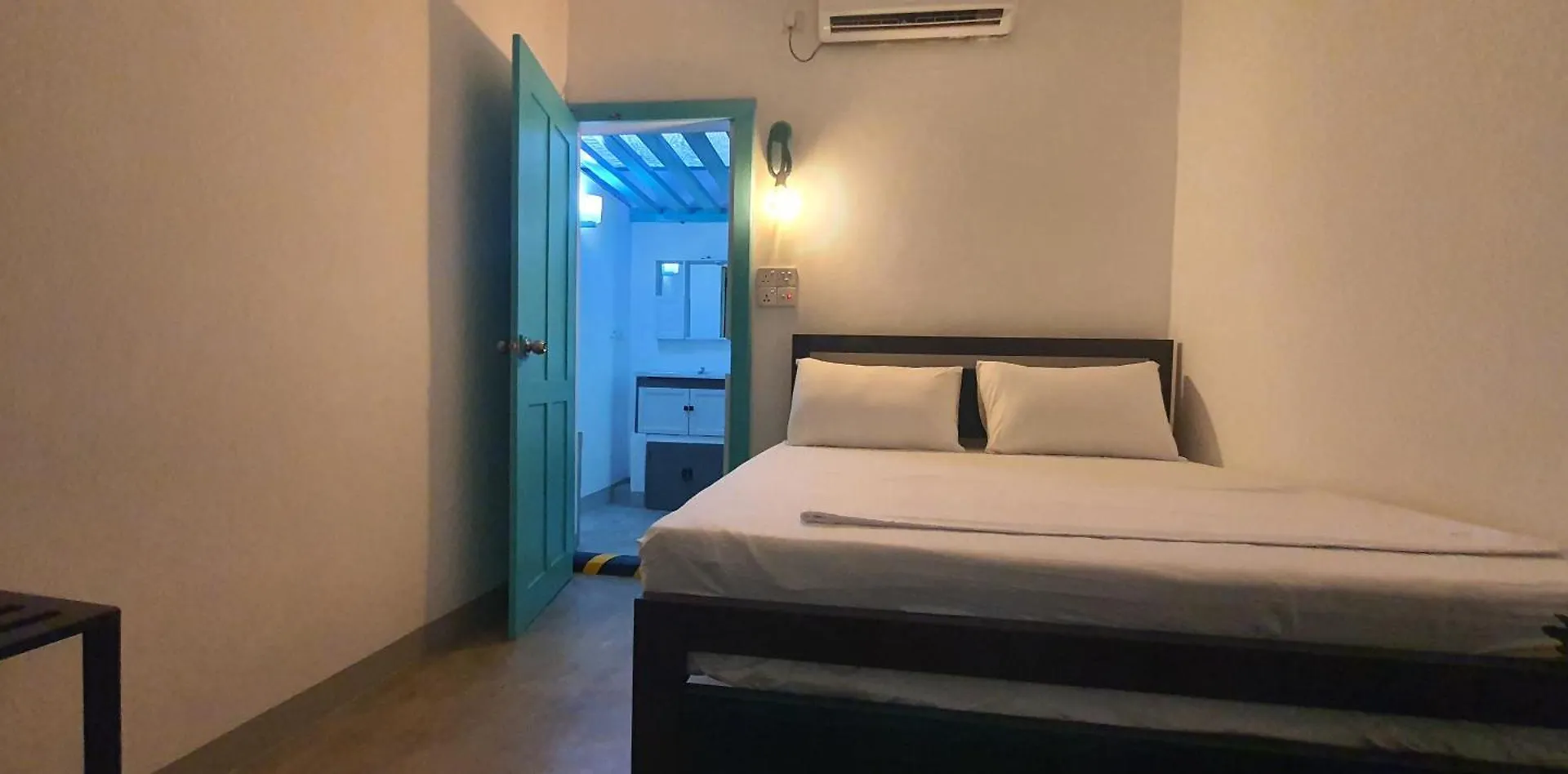Hello Airport Hotel, Katunayaka Katunayake