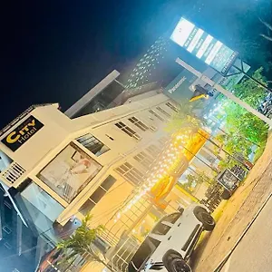  Hotel Airport